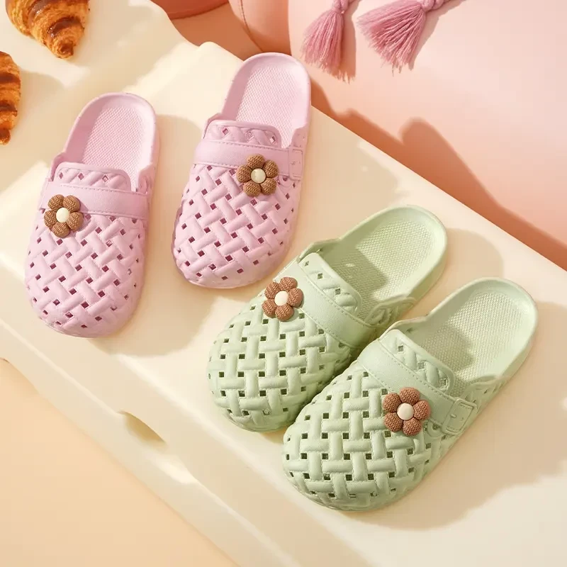 2025新款女款甜美公主风耐磨厚底夏季凉鞋包头软底防滑可爱洞洞