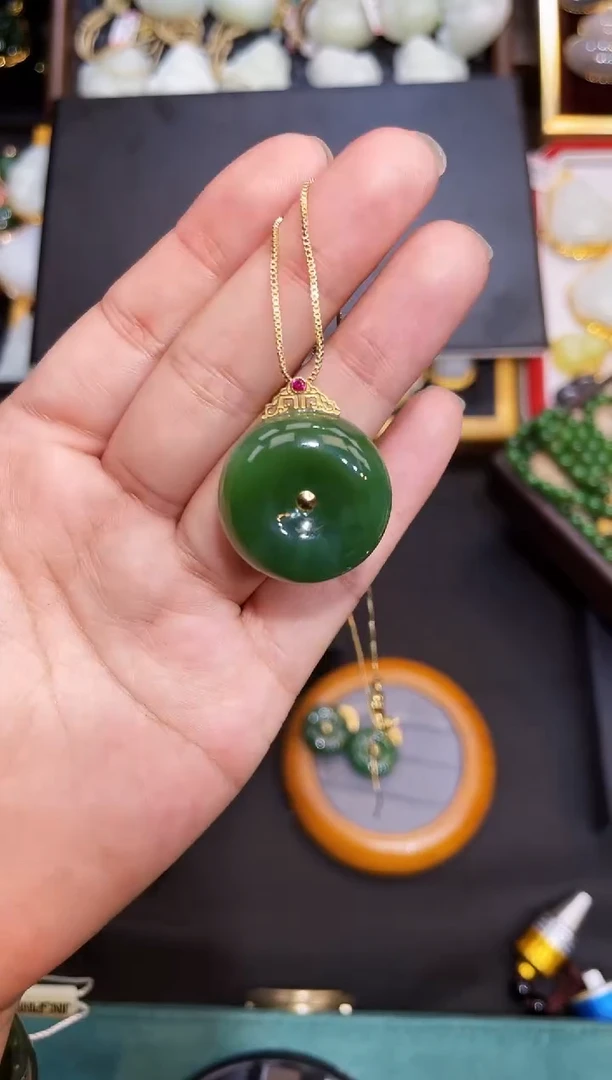 和田玉18K金镶嵌吊坠(赠链)多样性发一