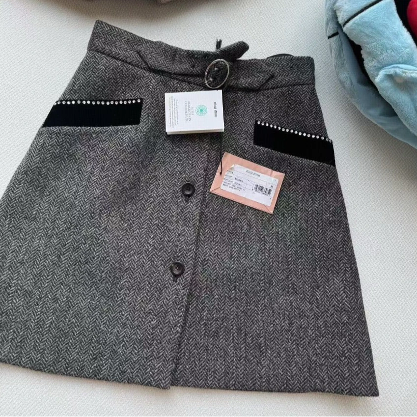 全新未使用 MIU MIU/缪缪 人字纹高腰半身裙 灰色/38