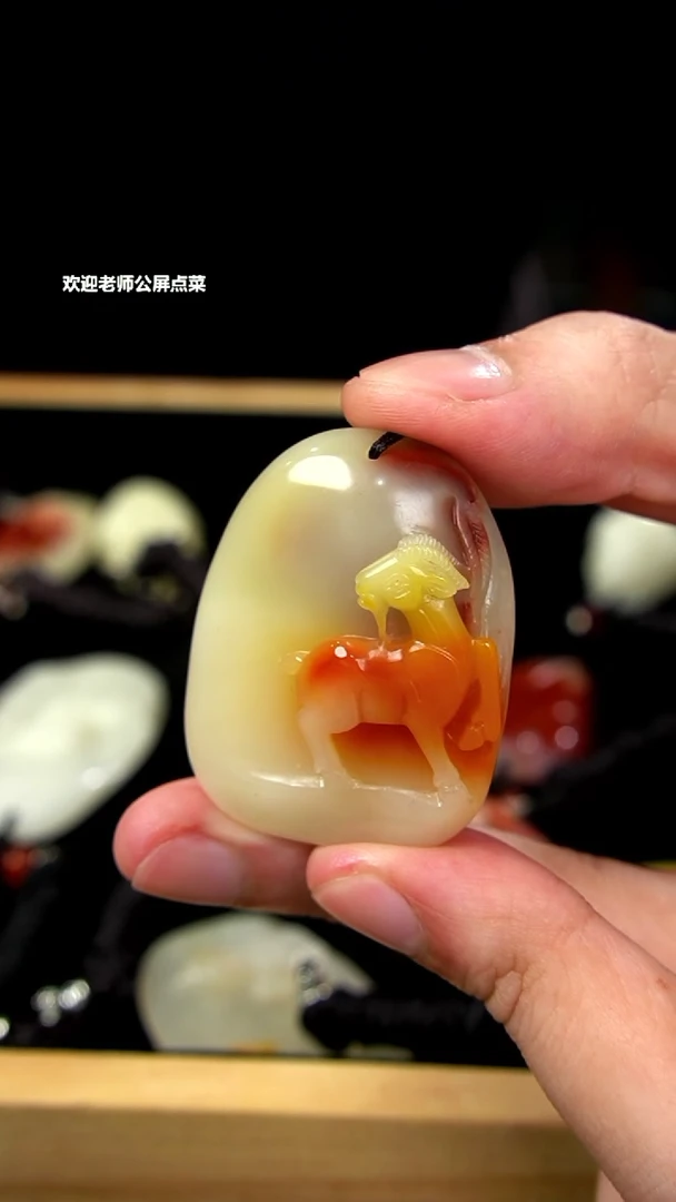 寿山石五彩芙蓉挂坠