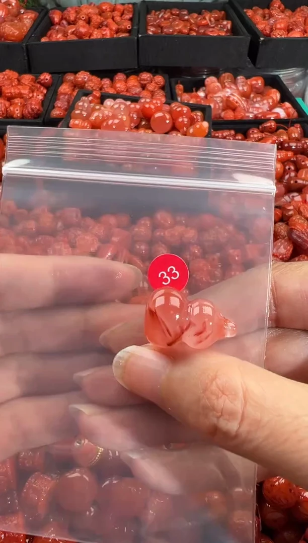 南红玛瑙未镶嵌颈饰1