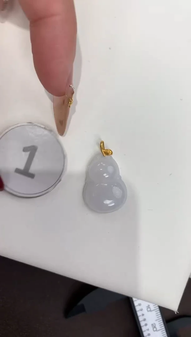 颈饰18K金镶嵌翡翠天然缅甸a货翡翠