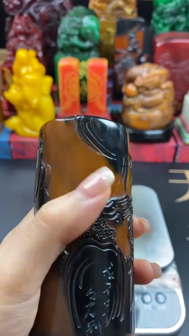 寿山石印石乌鸦皮田黄圆章（澄怀）