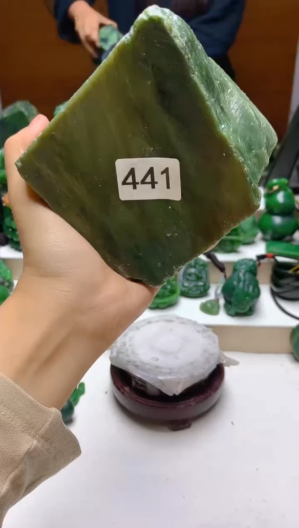 未镶嵌和田玉（碧玉）珠宝半成品0