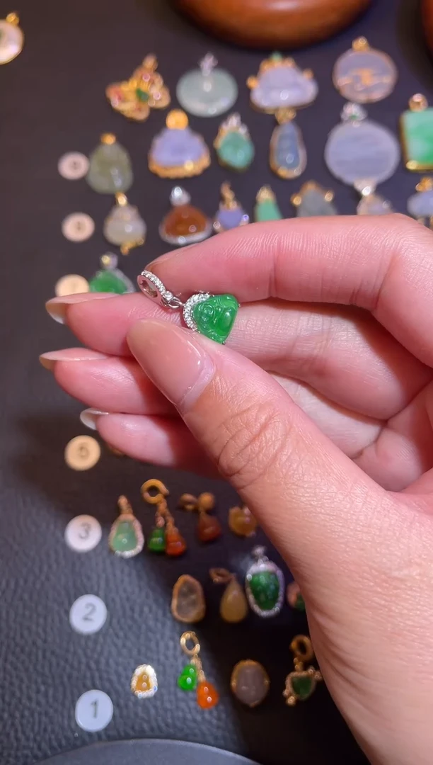 颈饰银S925镶嵌翡翠a货翡翠