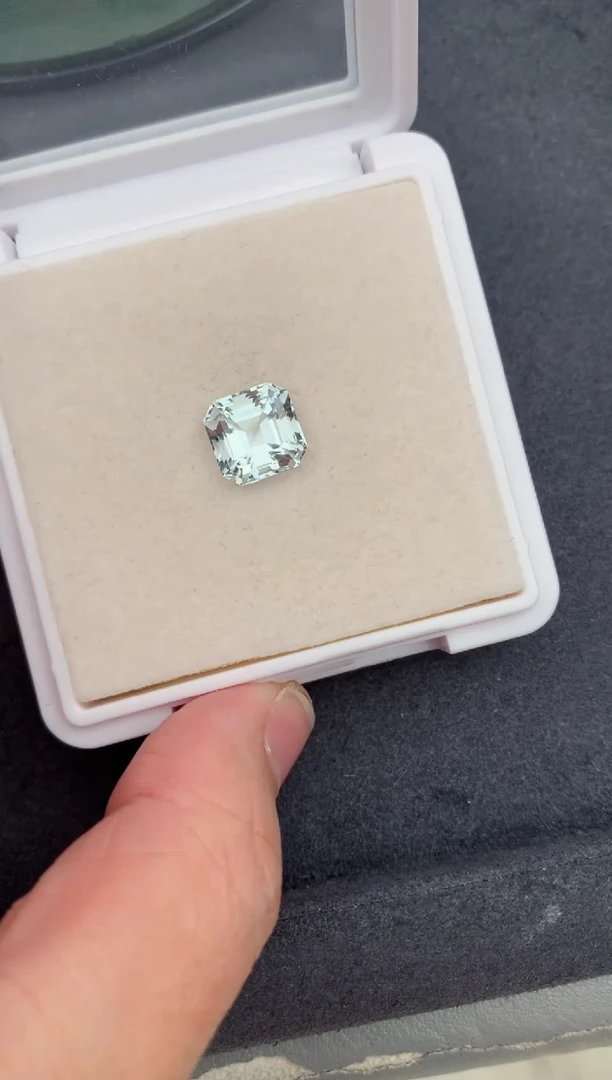 绿柱石裸石3.9ct白海蓝 BF 定制