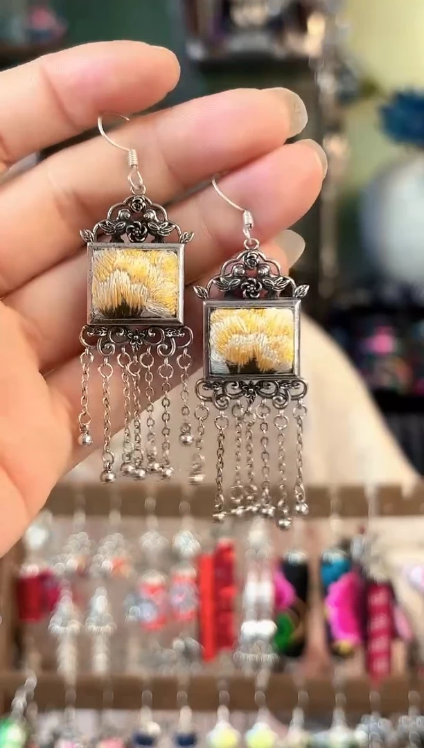 彩云南阁非遗老绣饰品514*