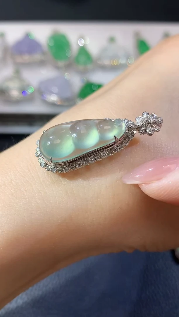 翡翠18K金镶嵌吊坠(不含链)A36