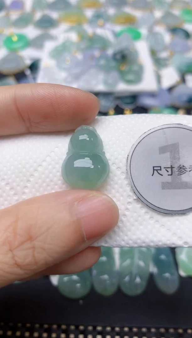 翡翠未镶嵌颈饰天然缅甸A货翡翠