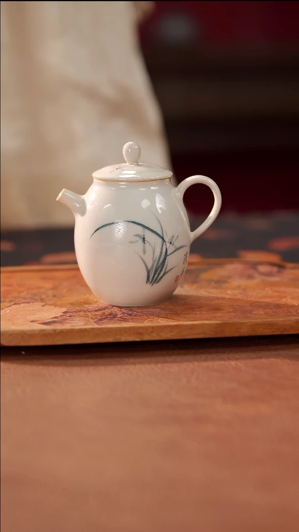 柴烧橄榄壶-兰花