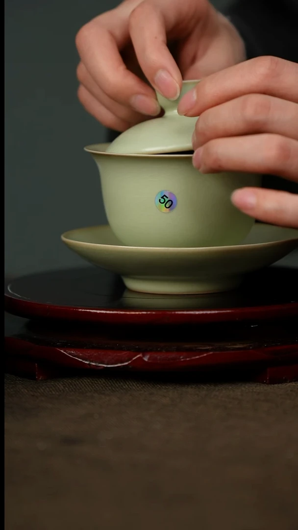 小元宝盖碗 微微瑕 无底款764