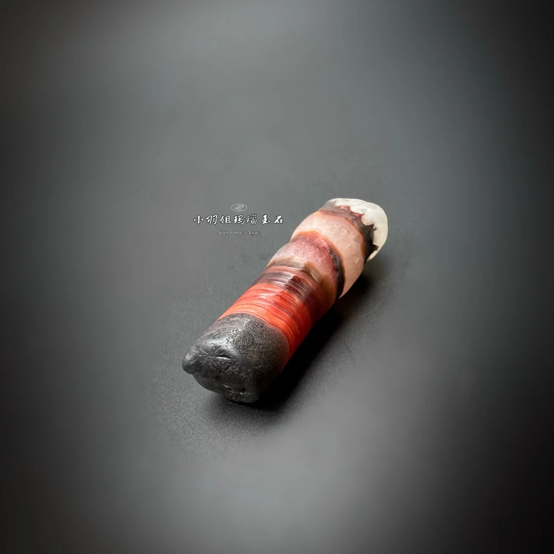 天然玛瑙原皮冰晶缠丝勒子管珠 尺寸 42.7*11.2