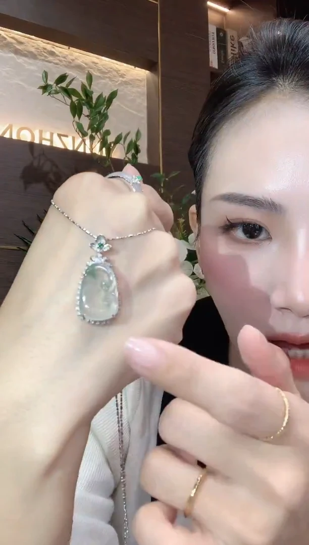 吊坠(不含链)18K金镶嵌翡翠A12 多样性发一件