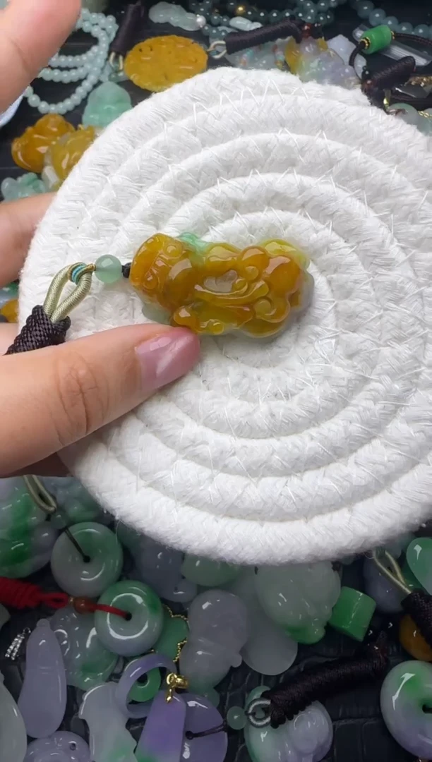 颈饰未镶嵌翡翠缅甸翡翠吊坠