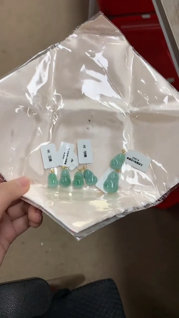 【闪购商品】翡翠吊坠(不含链)18K金镶嵌翡翠吊坠多样性随机发1