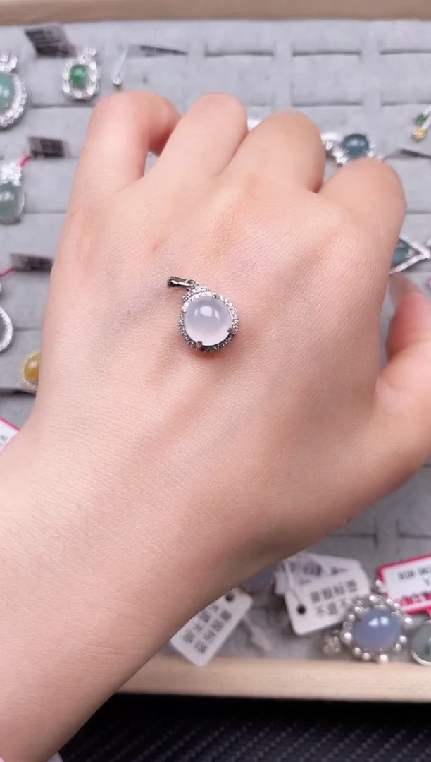 【闪购商品】翡翠吊坠(赠链)银S925镶嵌天然A货翡翠