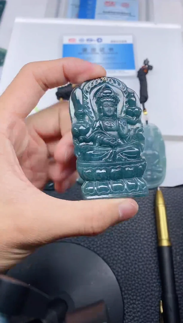 颈饰未镶嵌翡翠