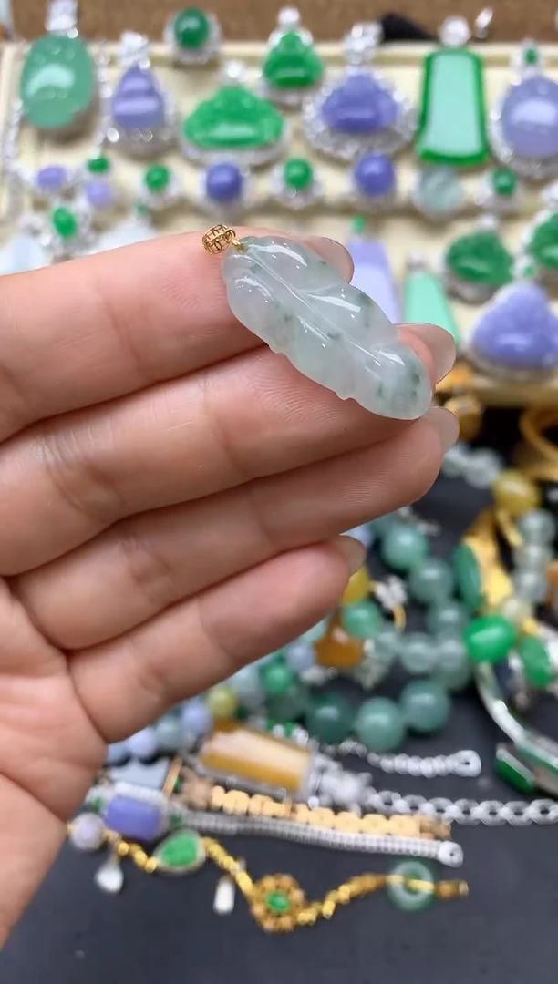 【闪购商品】翡翠颈饰18K金镶嵌125中国好珍宝