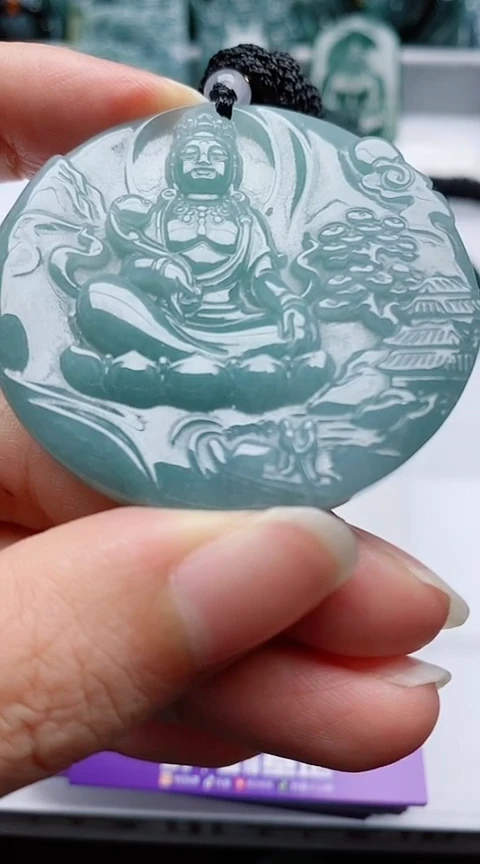 颈饰未镶嵌翡翠