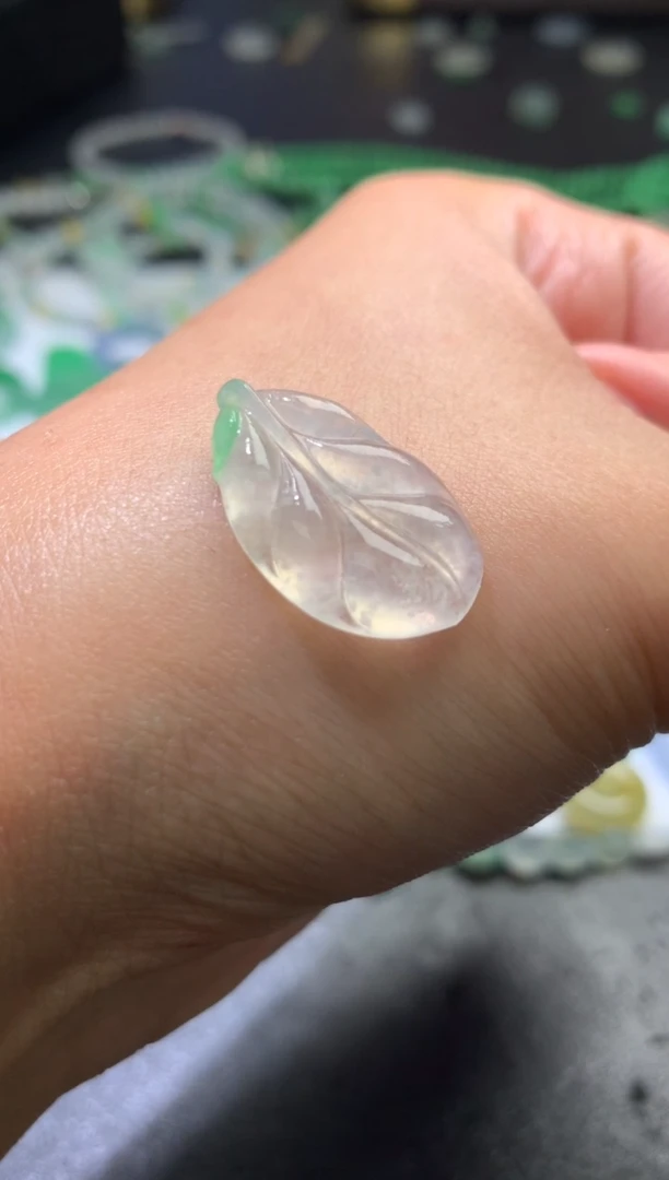 未镶嵌定制翡翠毛货 22.5-14-3.7