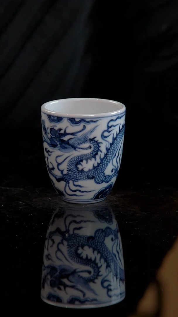 元青溯古仿元青花龙纹手雷杯