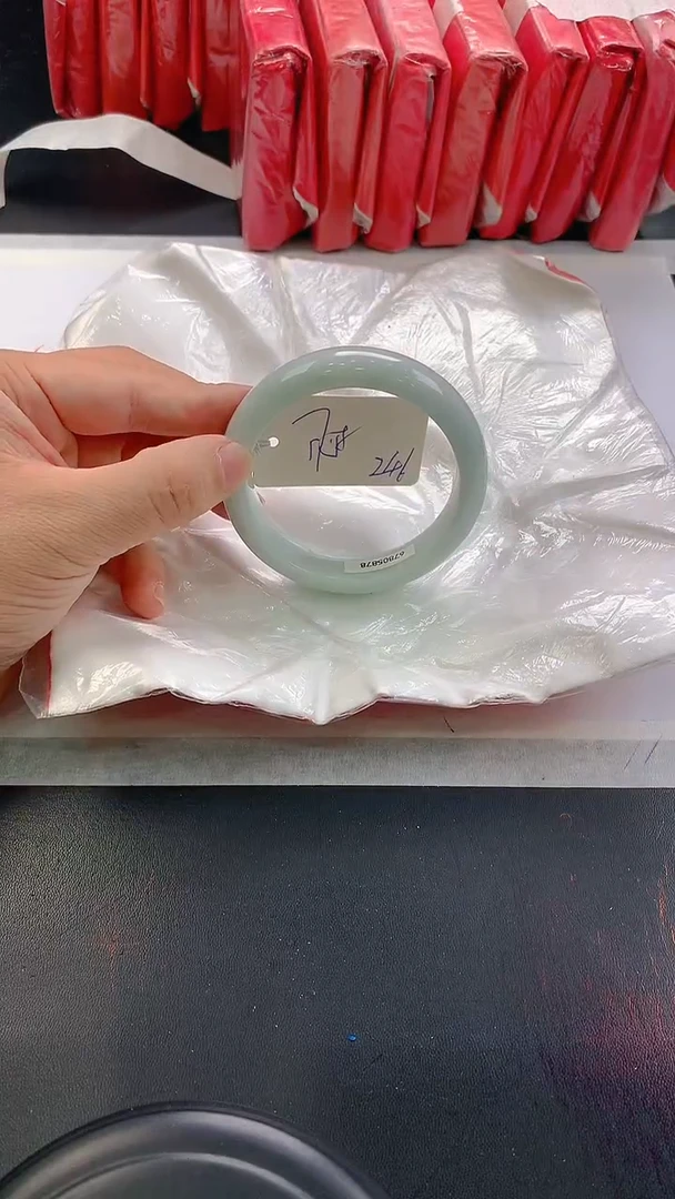 未镶嵌手镯翡翠246