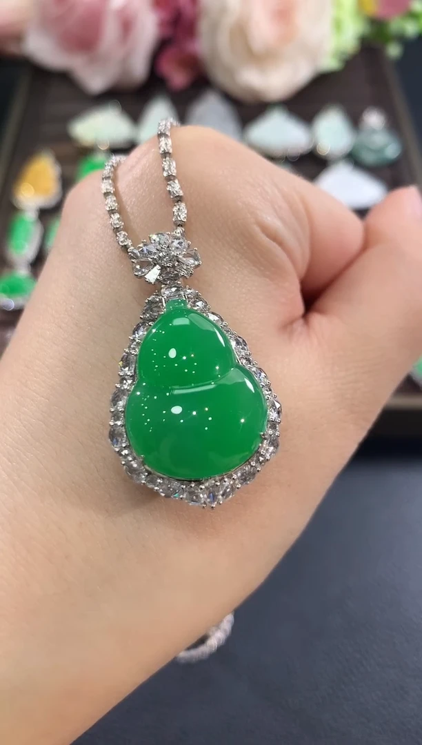 吊坠(不含链)18K金镶嵌翡翠w55