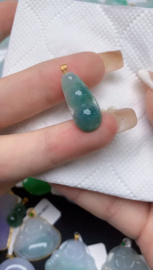 翡翠18K金镶嵌颈饰天然缅甸A货翡翠