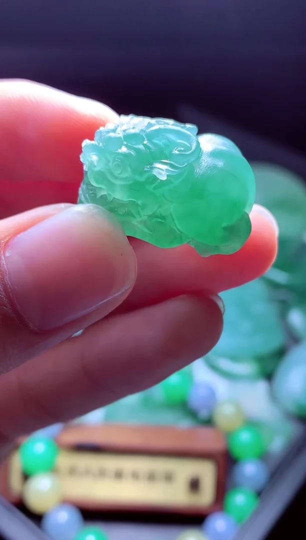 未镶嵌定制翡翠深***?毛货翡翠定制