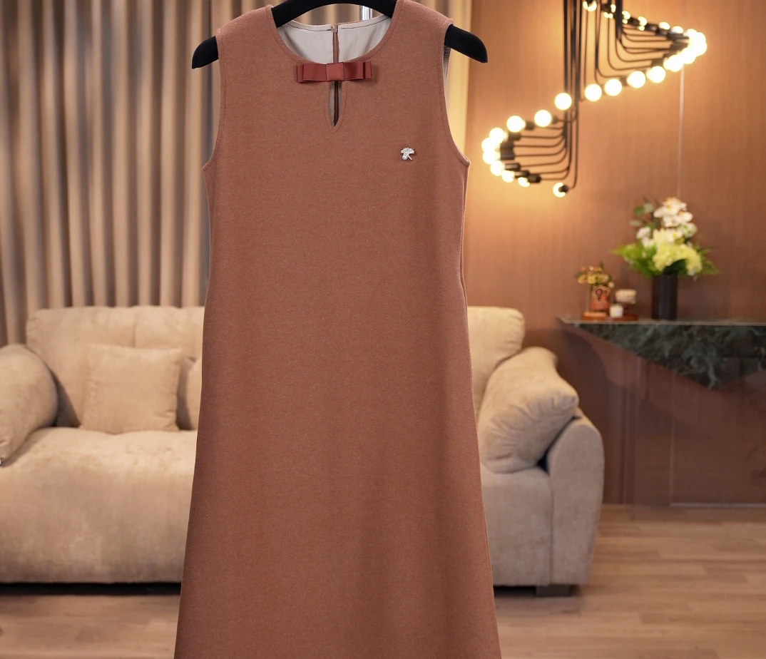 时尚小香风无袖烫钻连衣裙百搭款女装24