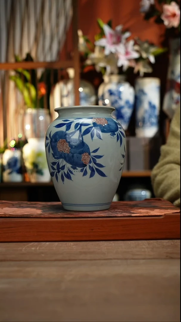 当代景德镇设计师釉下手绘陶瓷花瓶