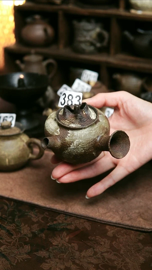 紫砂全手工侧把茶壶140毫升