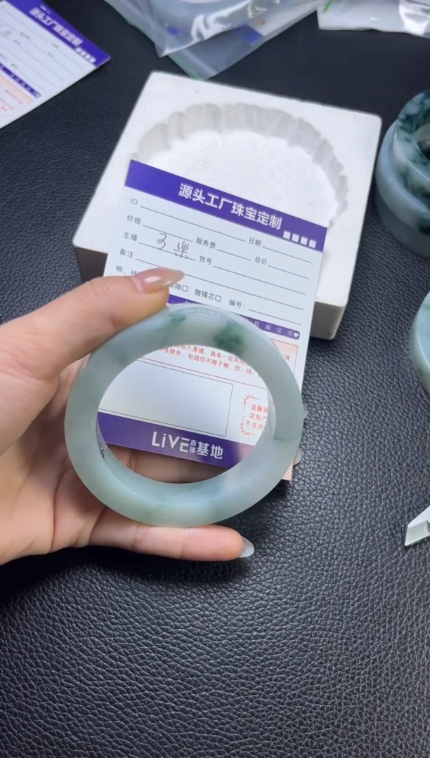 未镶嵌手镯定制翡翠E****欣定制不退不换