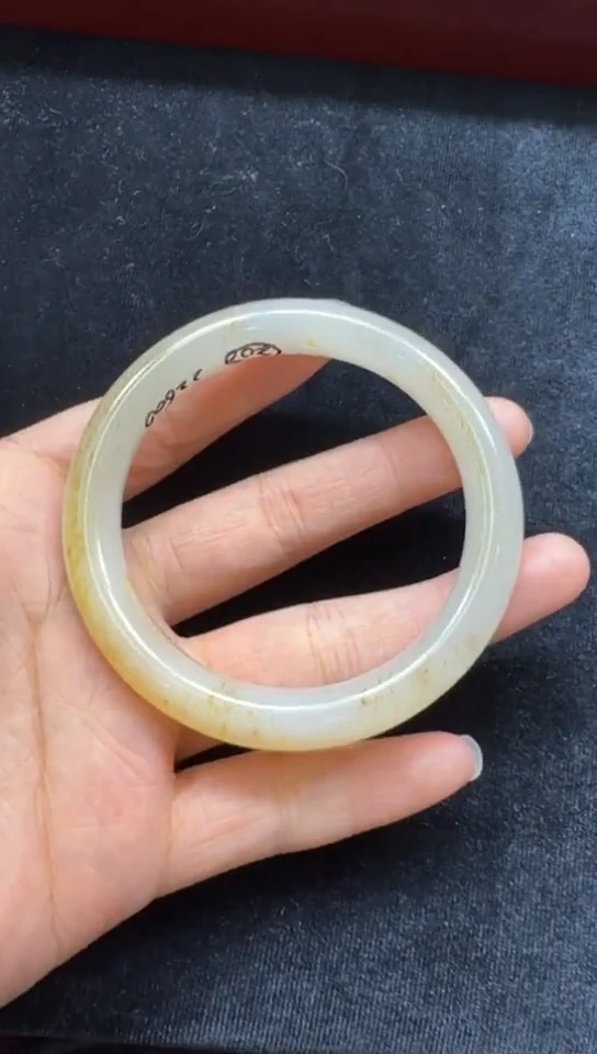 和田玉手镯未镶嵌326圈口57.2