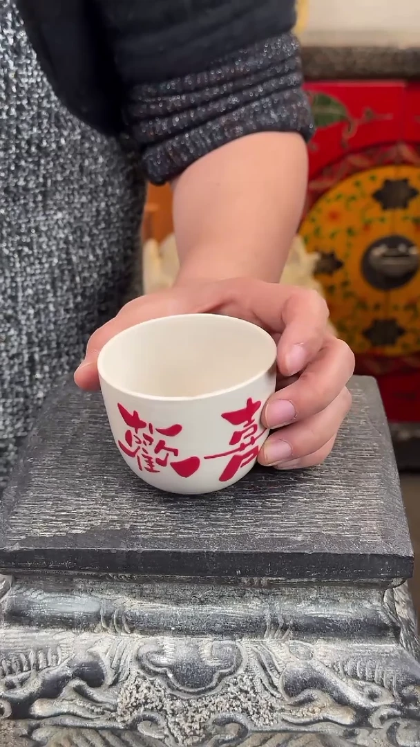 【闪购商品】摆件手握百财欢喜杯