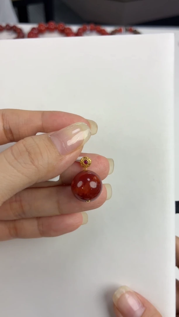 18K金镶嵌瓦西单珠吊坠南红玛瑙一个/条