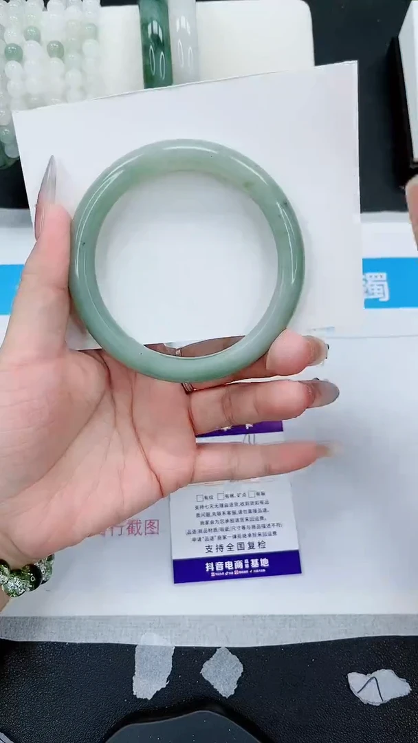 【闪购商品】石英质玉手镯未镶嵌64号/63-64圈