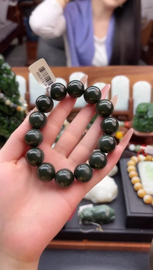 未镶嵌手串和田玉董小姐推荐 多样性发货 拍一发一16szq