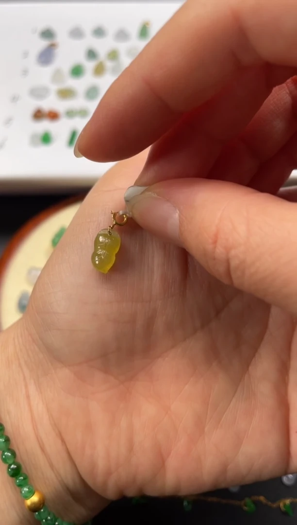 吊坠(不含链)18K金镶嵌翡翠一个JK358