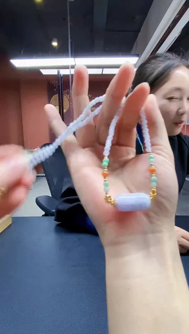 颈饰未镶嵌翡翠吊坠