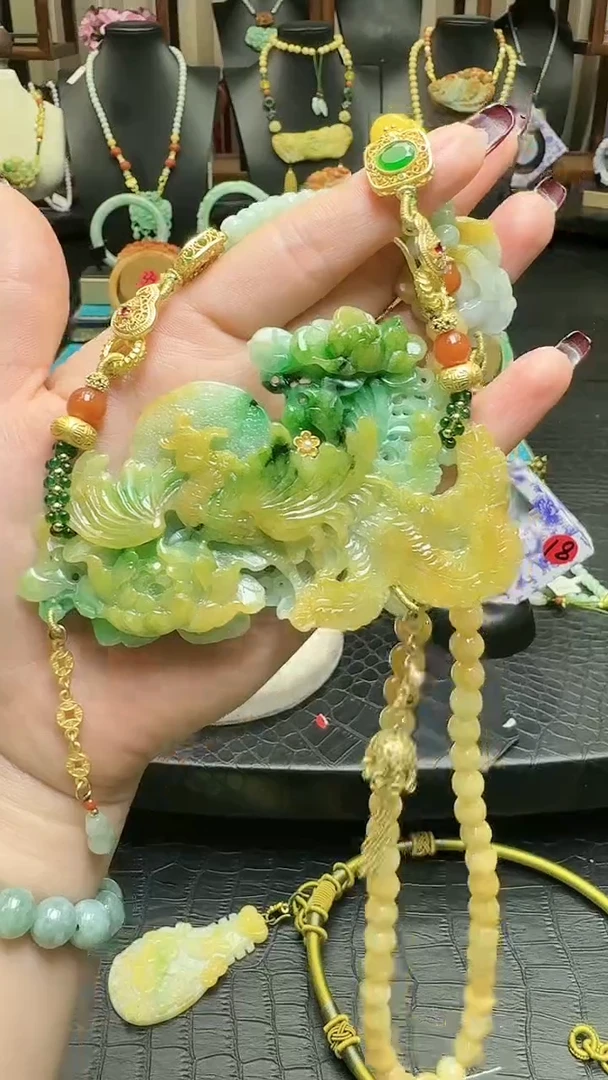 【闪购商品】翡翠颈饰未镶嵌凤穿牡丹