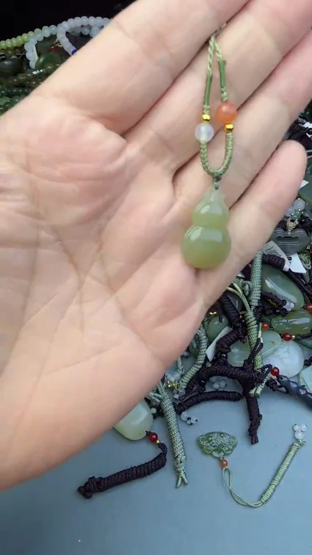 和田玉未镶嵌颈饰多样性发货   拍一发一