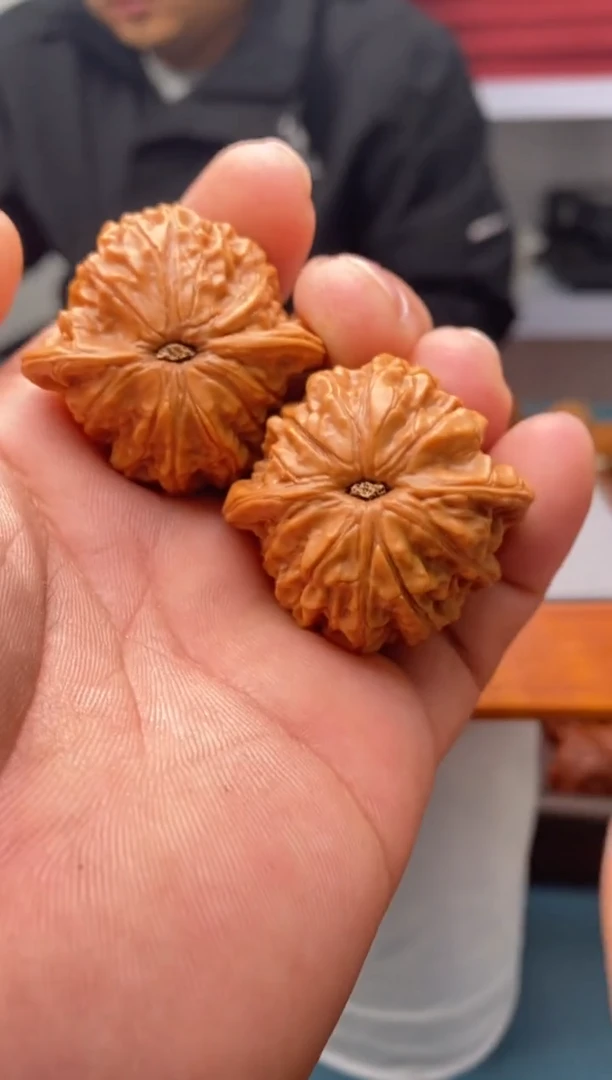 把件文玩核桃野生麒麟b258