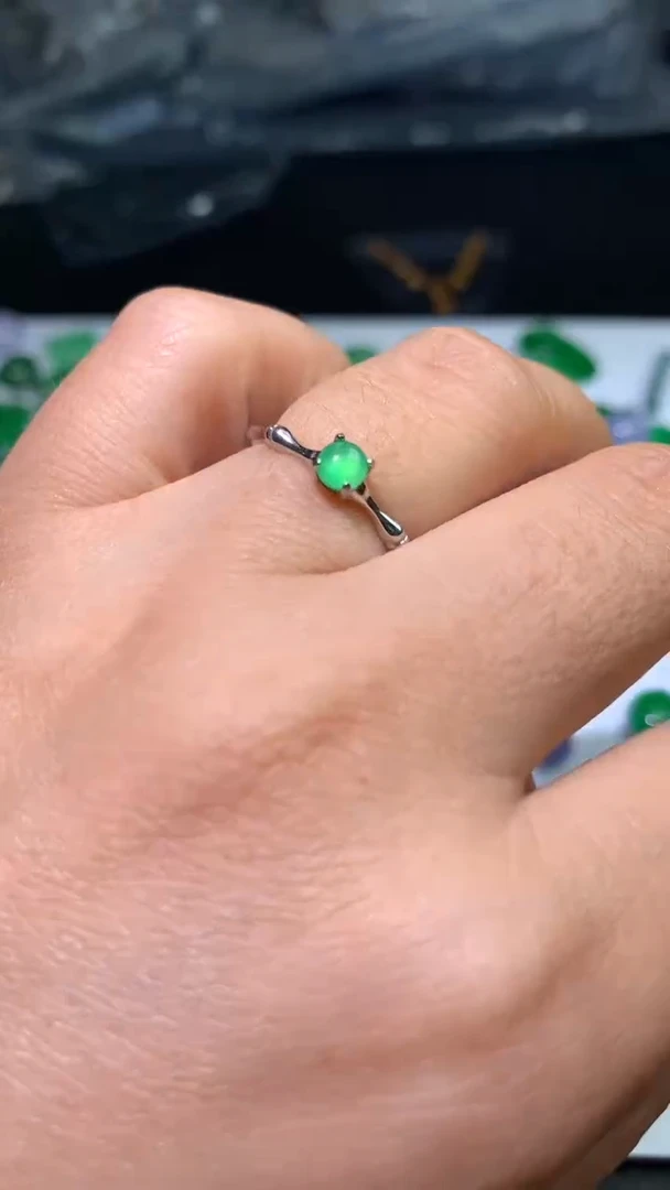 颈饰银S925镶嵌翡翠净货