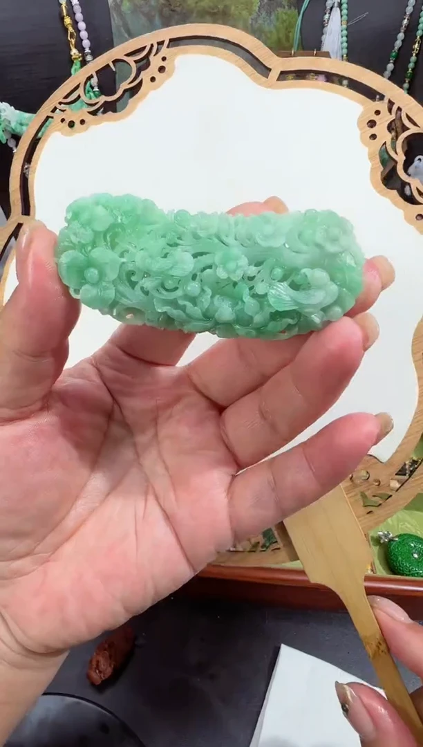 定制翡翠未镶嵌拍照