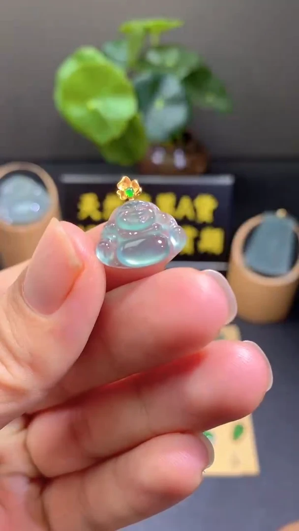 颈饰18K金镶嵌翡翠翡翠A货