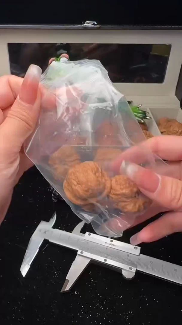 把件文玩核桃奥***特文玩核桃13