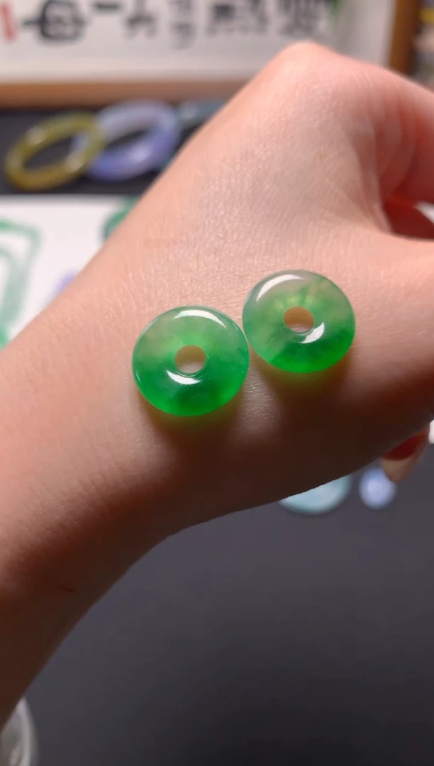 未镶嵌定制翡翠盐**儿 0400224180