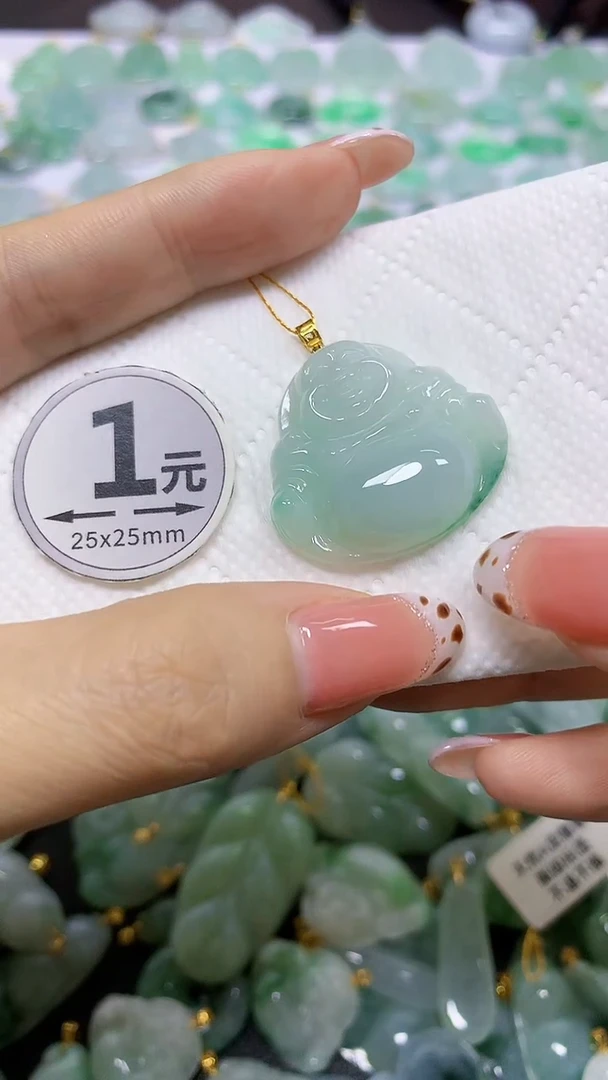 颈饰18K金镶嵌翡翠天然翡翠A货