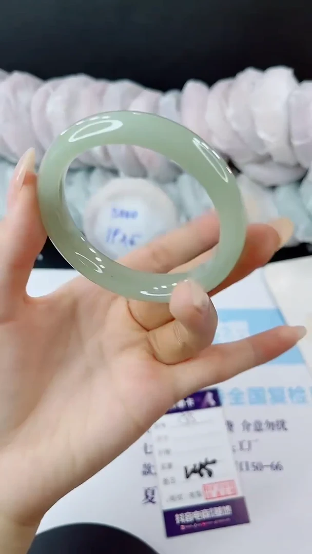 未镶嵌手镯石英质玉多样性发货V45